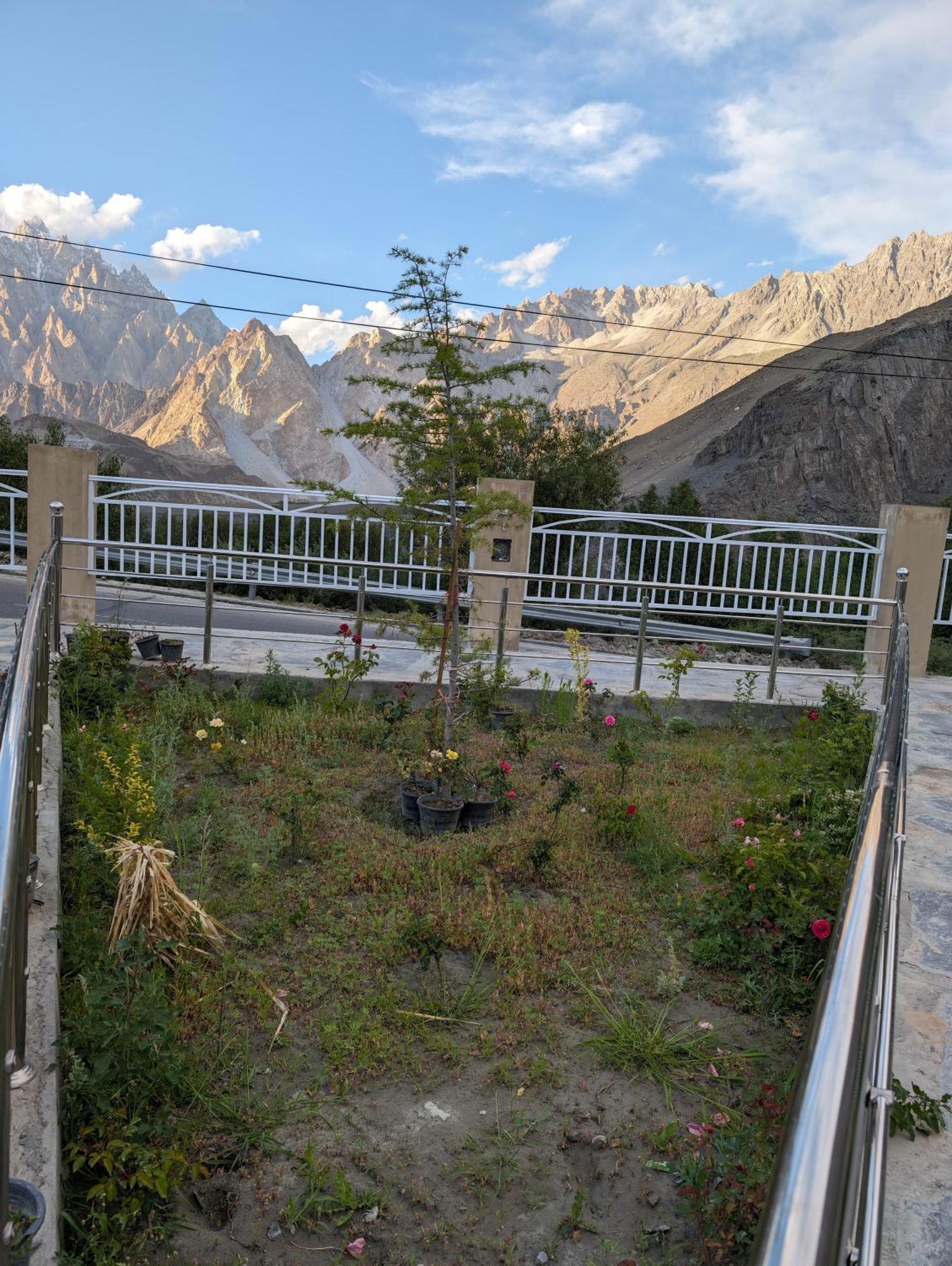 Apex Hotels And Resorts Hussaini Karimabad  Exteriér fotografie