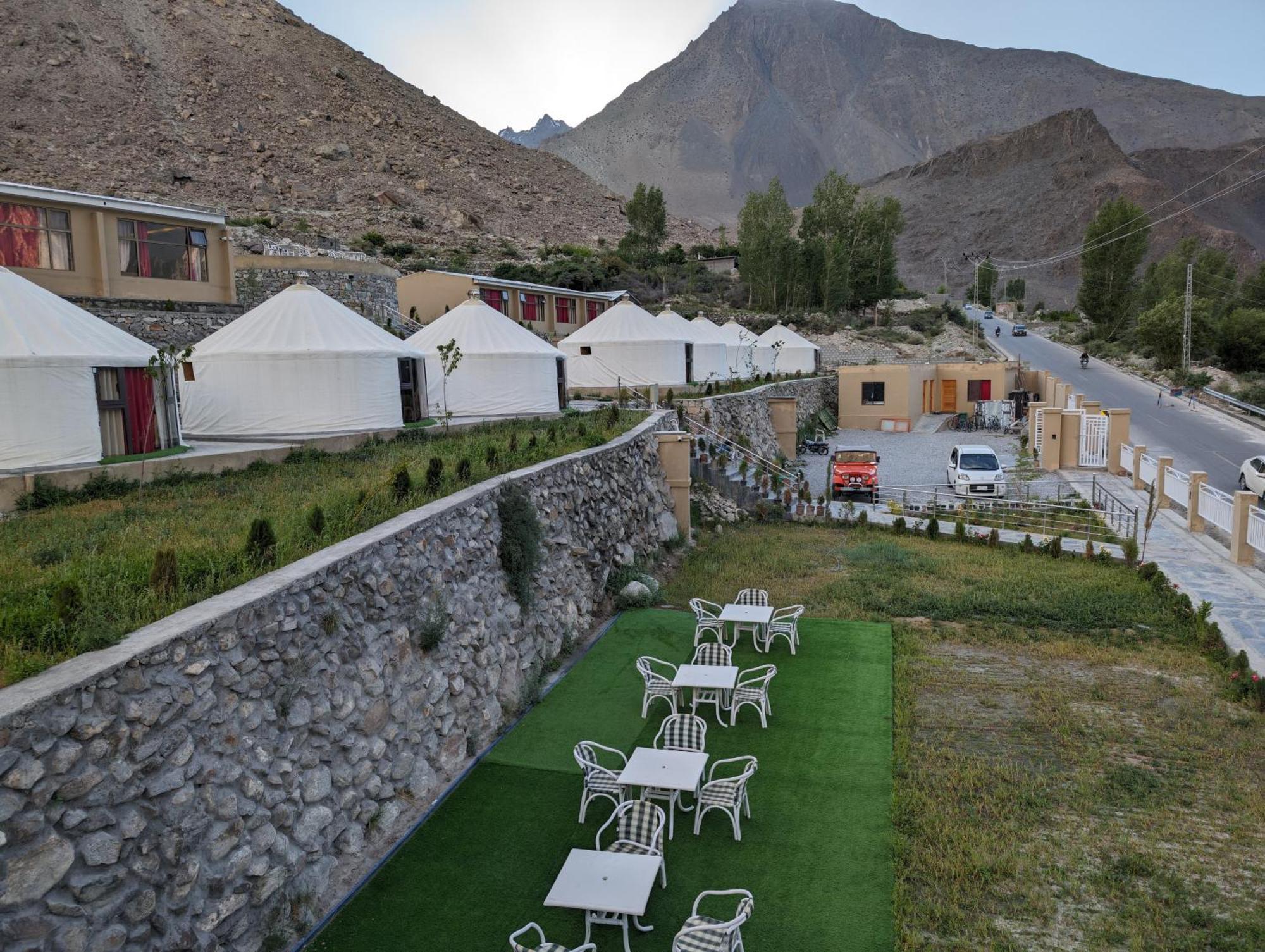 Apex Hotels And Resorts Hussaini Karimabad  Exteriér fotografie